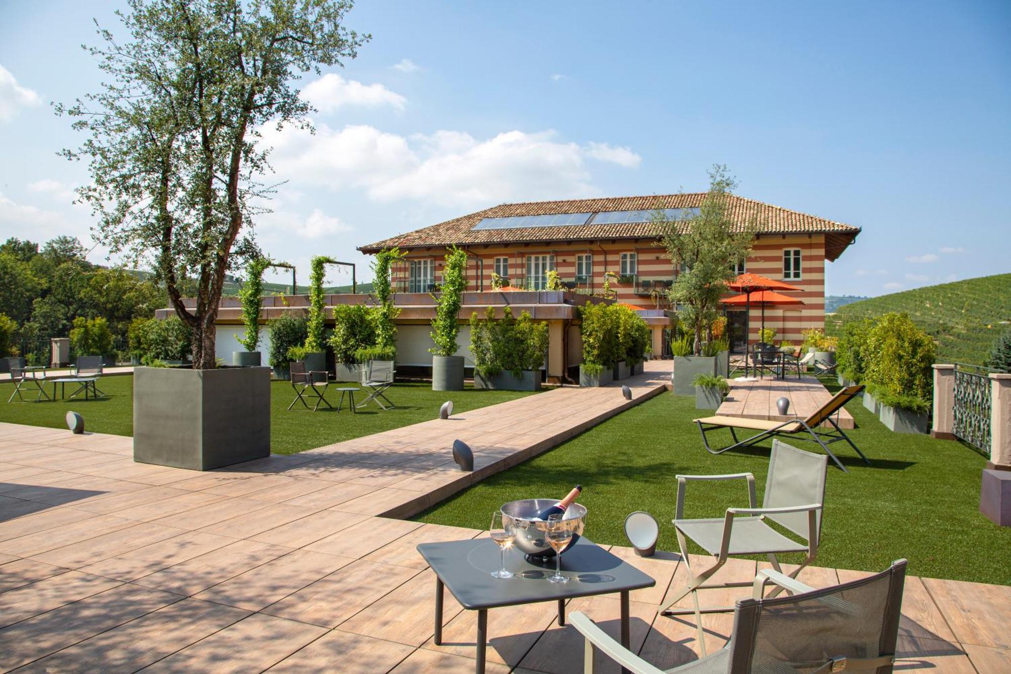Villaggio Narrante - Le Case Dei Conti Mirafiore Serralunga d'Alba Exterior photo