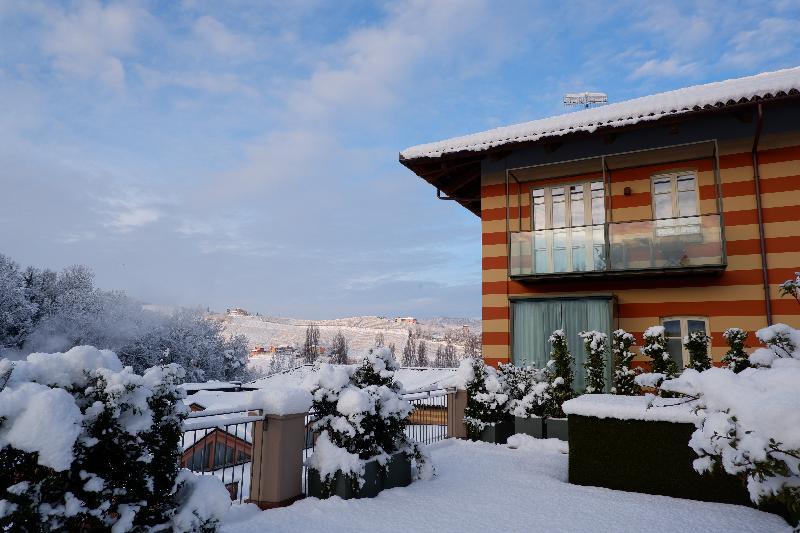 Villaggio Narrante - Le Case Dei Conti Mirafiore Serralunga d'Alba Exterior photo